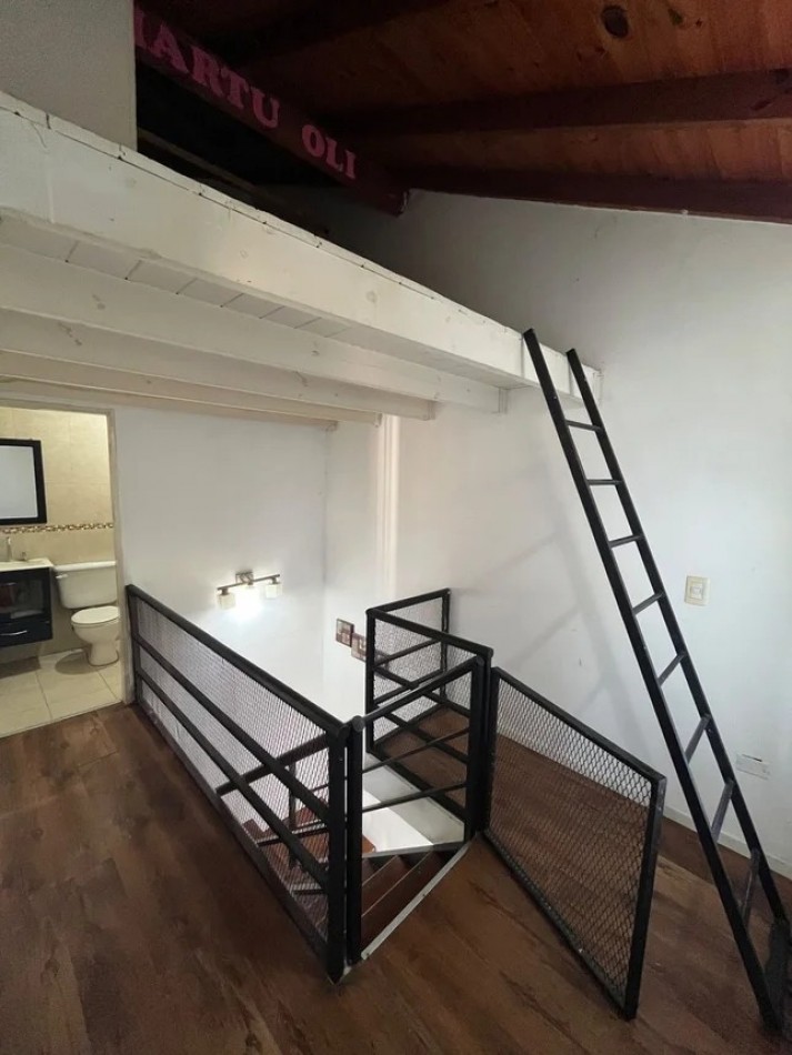 VENTA APTO CREDITO DUPLEX TRES AMBIENTES CON COCHERA 