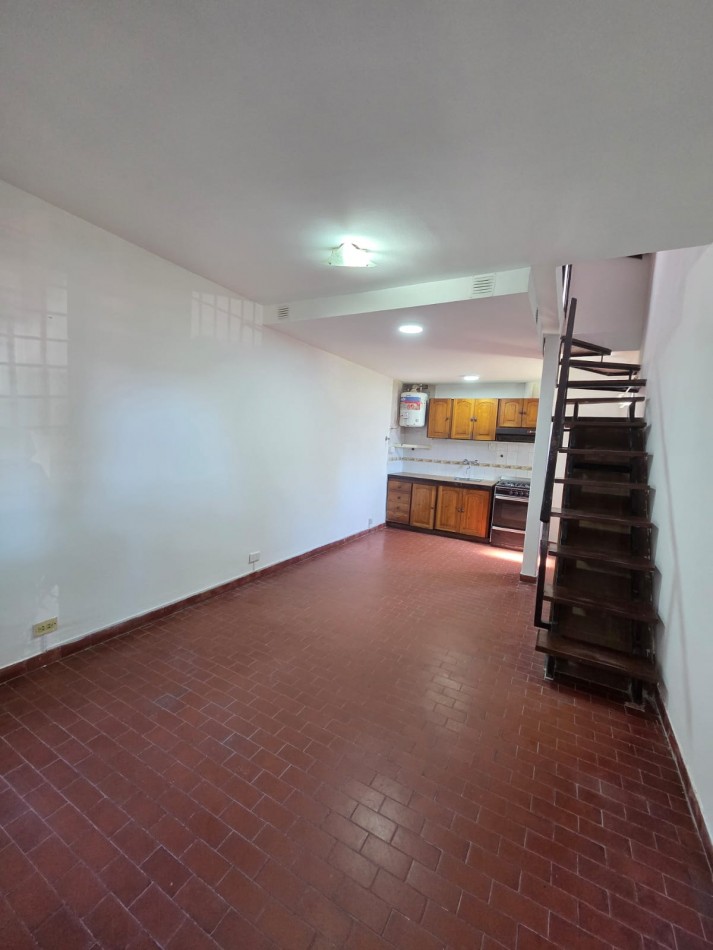 ALQUILER DUPLEX DOS AMBIENTES SAN MIGUEL CENTRO
