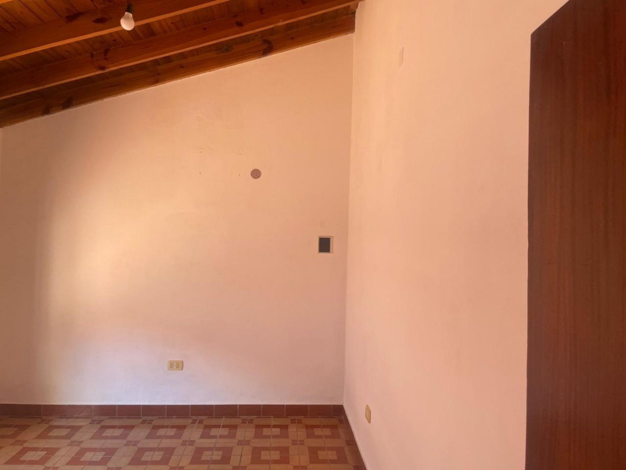 ALQUILER DOS AMBIENTES CON PATIO VILLA DE MAYO