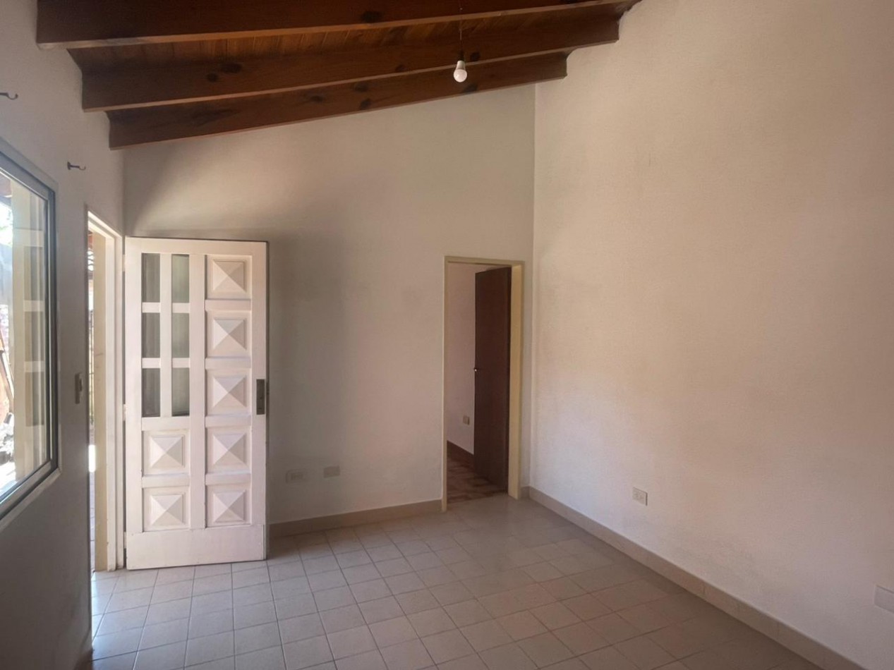 ALQUILER DOS AMBIENTES CON PATIO VILLA DE MAYO
