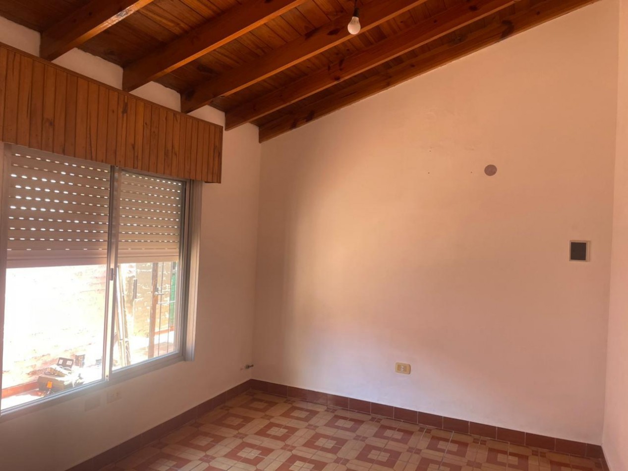 ALQUILER DOS AMBIENTES CON PATIO VILLA DE MAYO