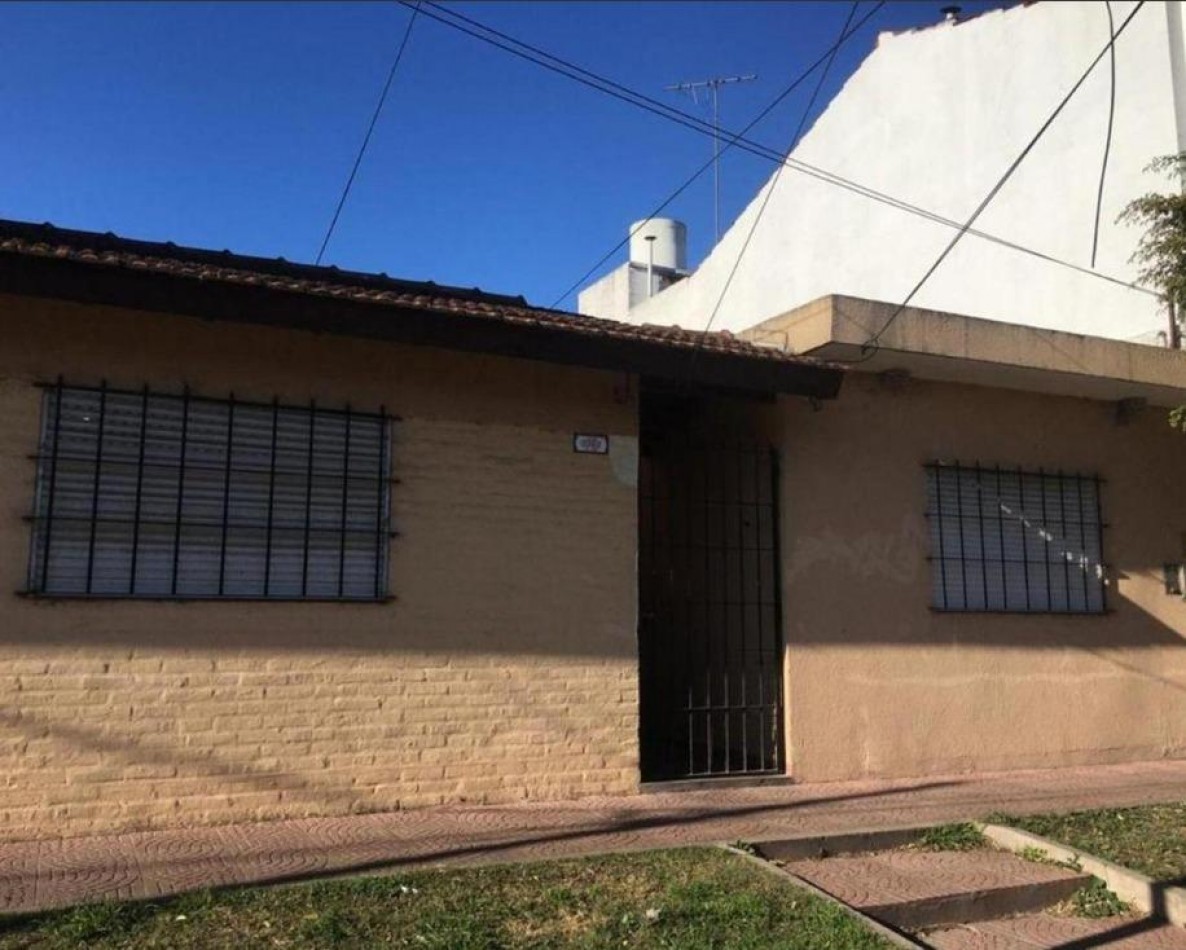 ALQUILER DOS AMBIENTES CON PATIO VILLA DE MAYO