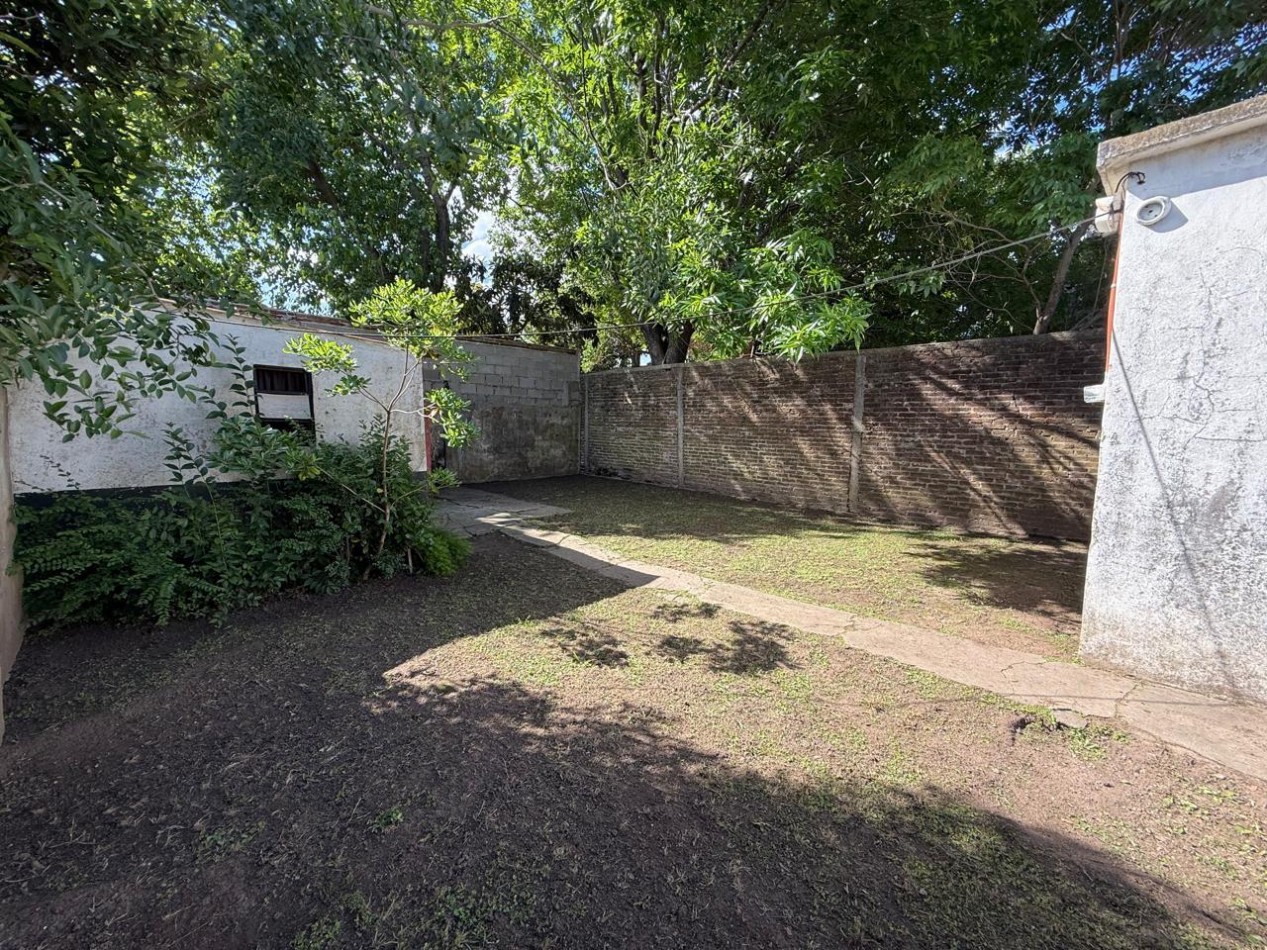 VENTA APTO CREDITO CASA TRES AMBIENTES PATIO COCHERA MUÑIZ SAN MIGUEL