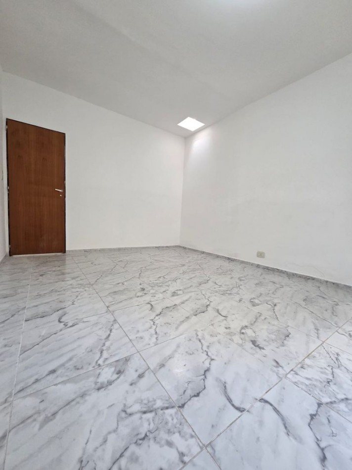 VENTA PH TRES AMBIENTES CON PATIO MUÑIZ