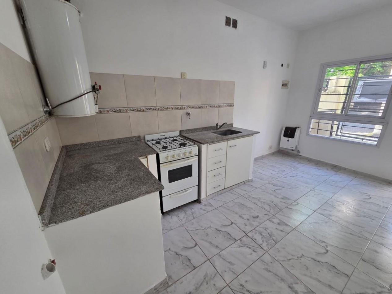 VENTA PH TRES AMBIENTES CON PATIO MUÑIZ