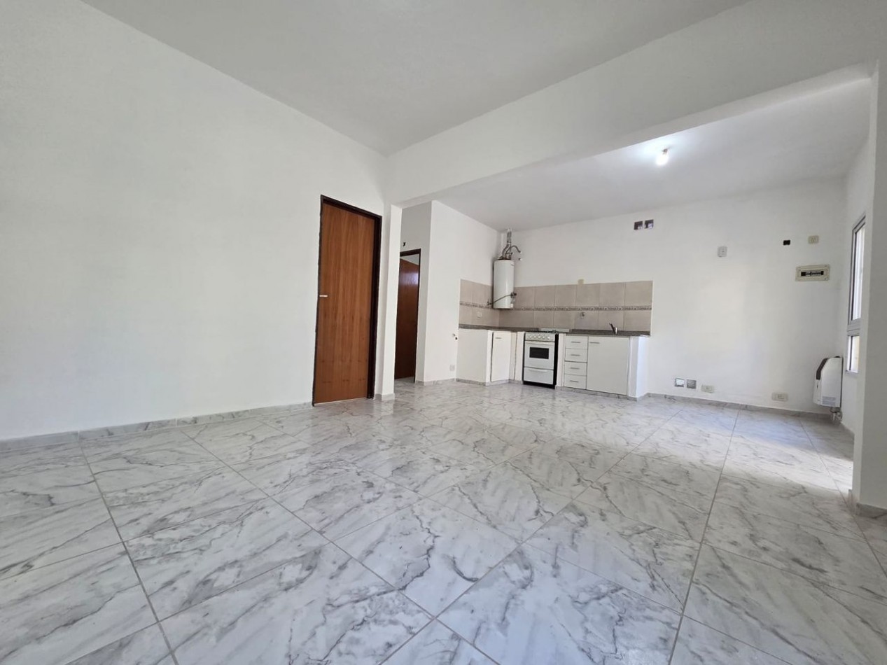 VENTA PH TRES AMBIENTES CON PATIO MUÑIZ