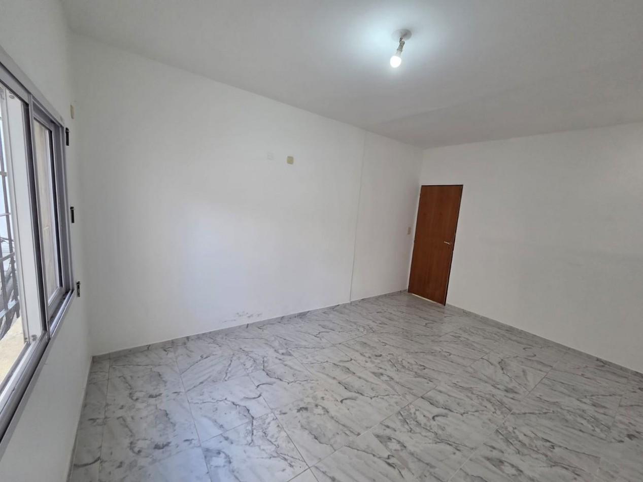 VENTA PH TRES AMBIENTES CON PATIO MUÑIZ