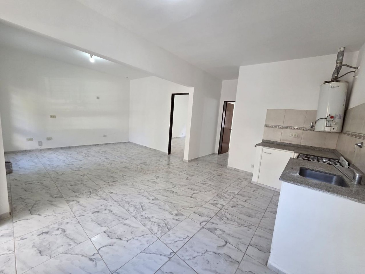 VENTA PH TRES AMBIENTES CON PATIO MUÑIZ