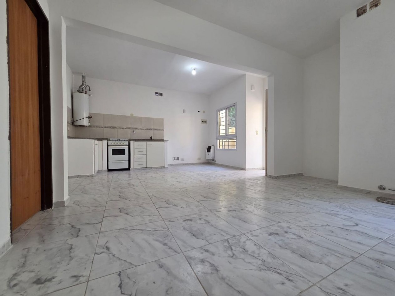 VENTA PH TRES AMBIENTES CON PATIO MUÑIZ