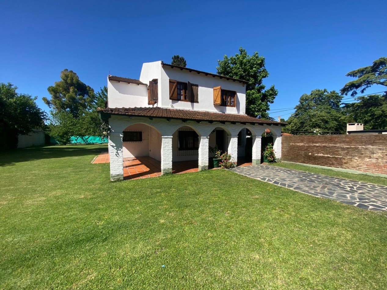VENTA CASA ESTILO COLONIAL PARQUE QUINCHO COCHERA BELLA VISTA
