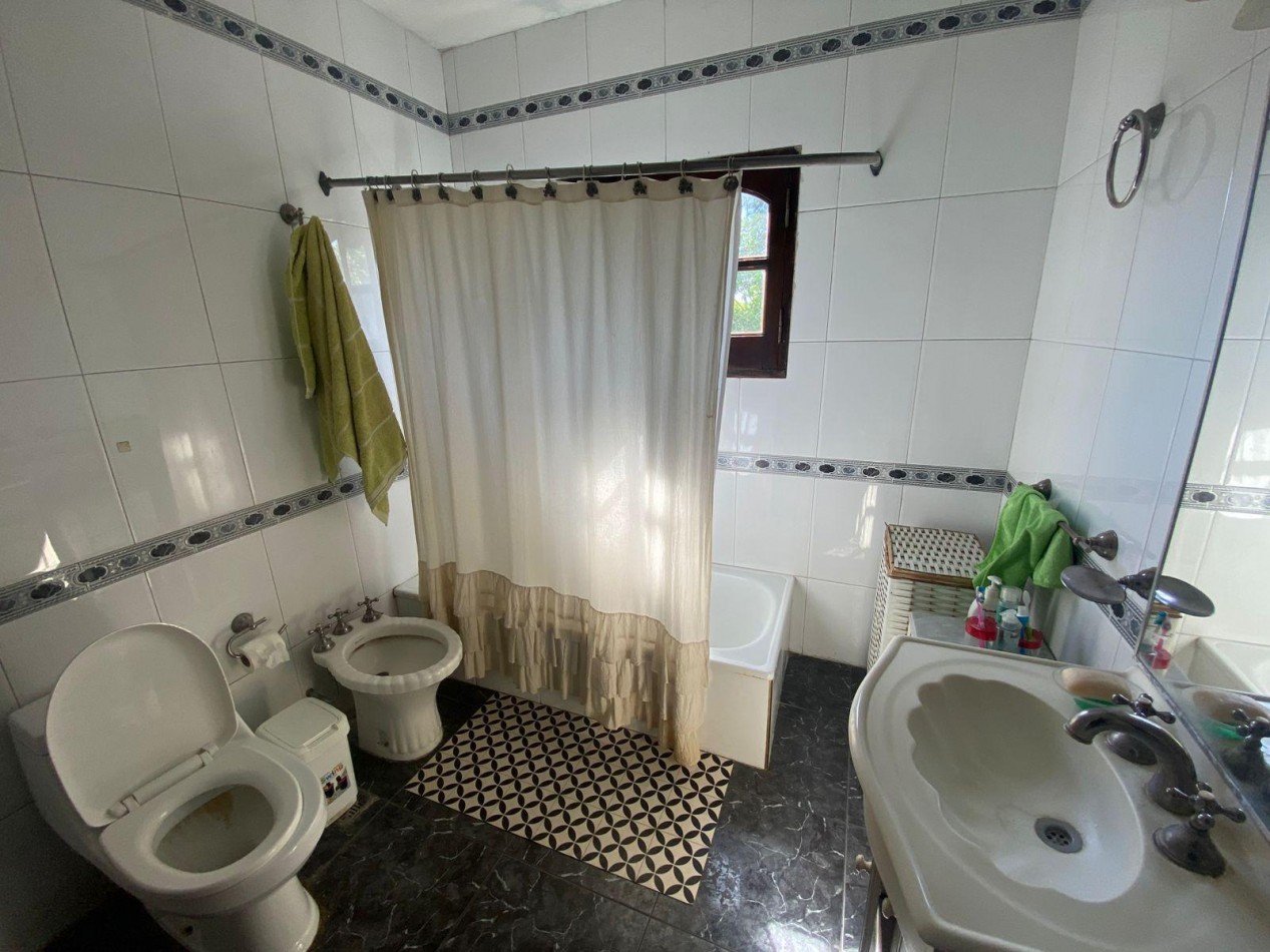 VENTA CASA ESTILO COLONIAL PARQUE QUINCHO COCHERA BELLA VISTA