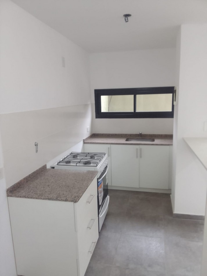 ALQUILER DOS AMBIENTES PLANTA BAJA CON COCHERA BELLA VISTA SAN MIGUEL