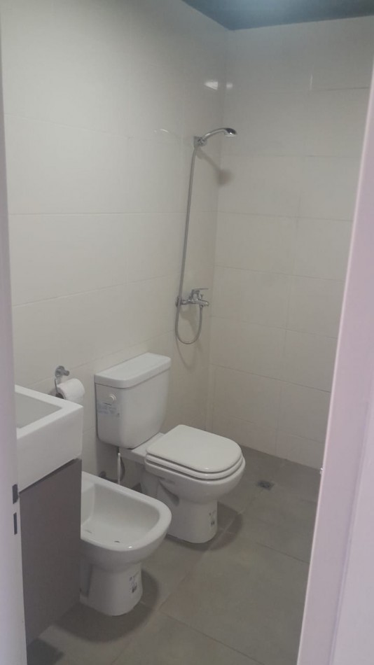 ALQUILER DOS AMBIENTES CON COCHERA LOS POLVORINES 