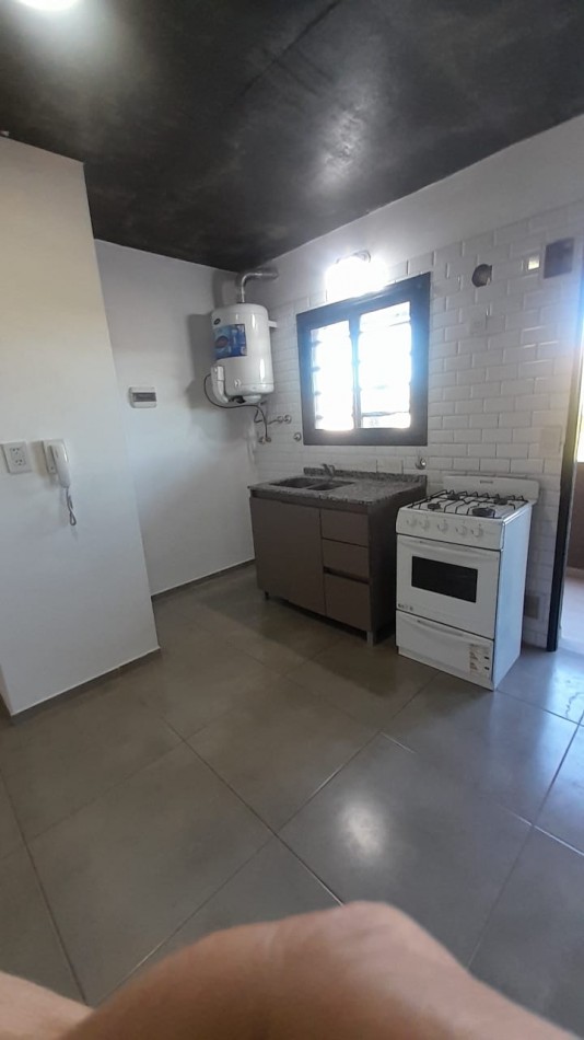 ALQUILER DOS AMBIENTES CON COCHERA LOS POLVORINES 