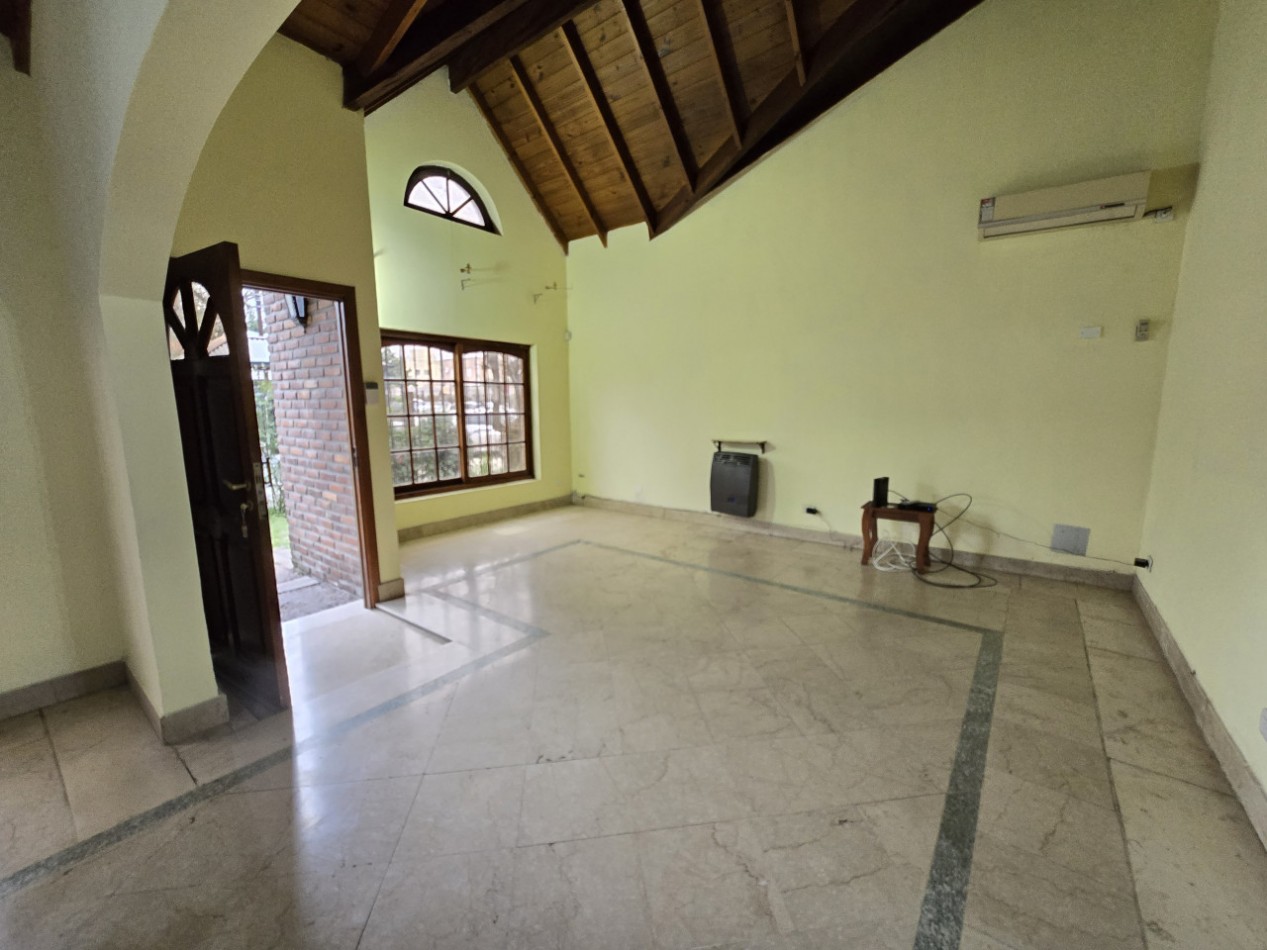 ALQUILER CASA SEIS AMBIENTES PILETA COCHERA SAN MIGUEL VIVIENDA O PROFESIONAL