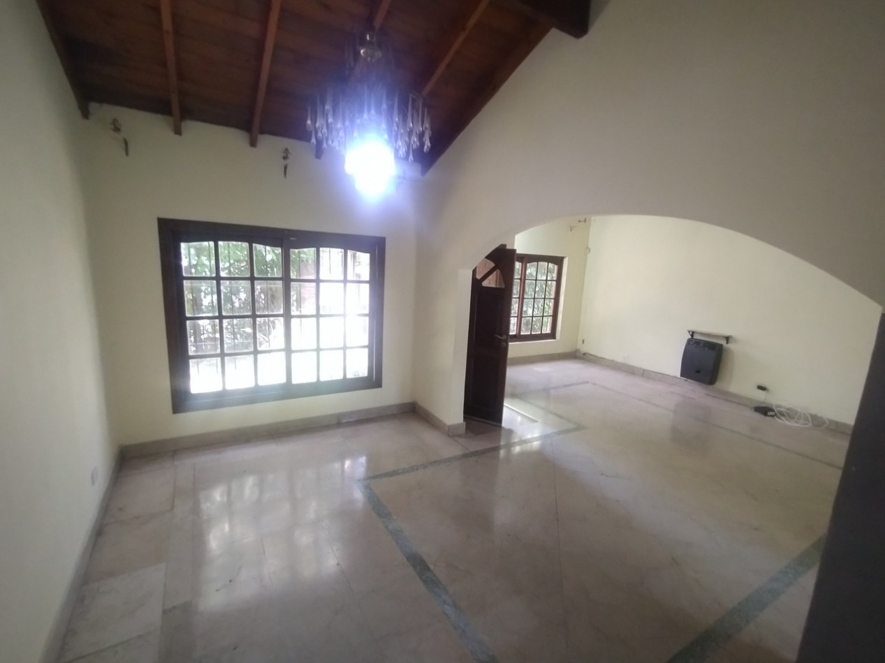 ALQUILER CASA SEIS AMBIENTES PILETA COCHERA SAN MIGUEL VIVIENDA O PROFESIONAL