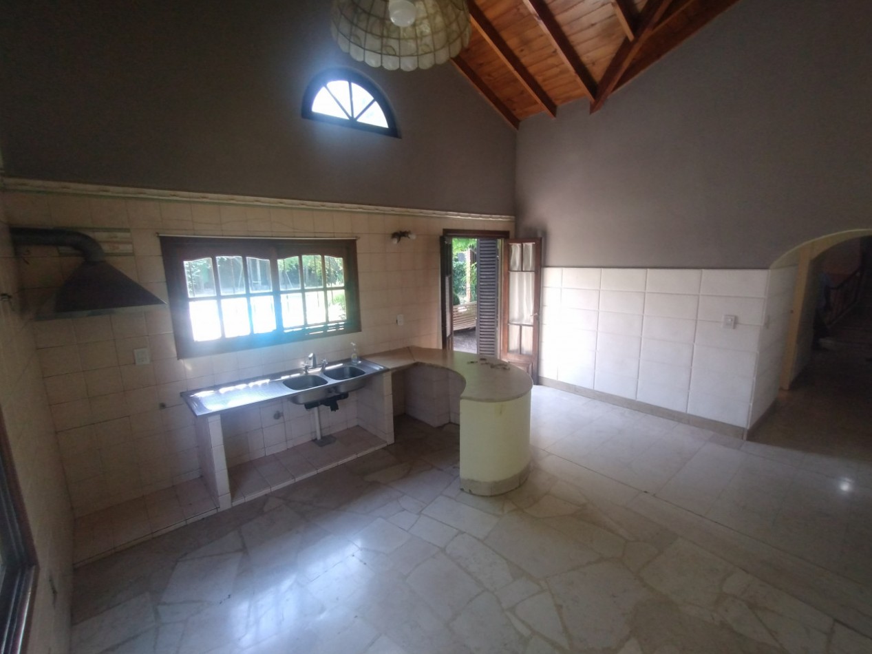 ALQUILER CASA SEIS AMBIENTES PILETA COCHERA SAN MIGUEL VIVIENDA O PROFESIONAL