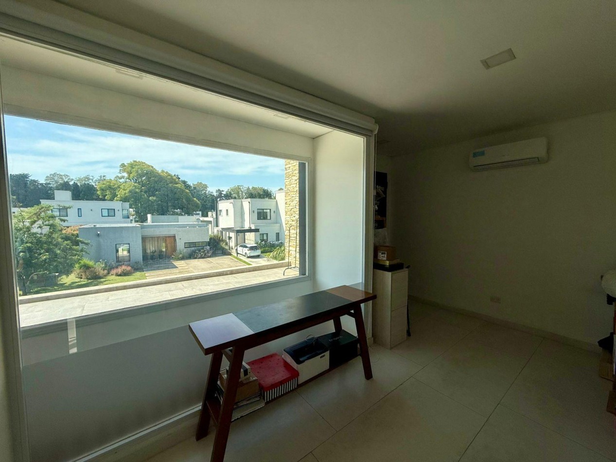 VENTA CASA TRES AMBIENTES PILETA BARRIO CERRADO MAGNA MODERNA