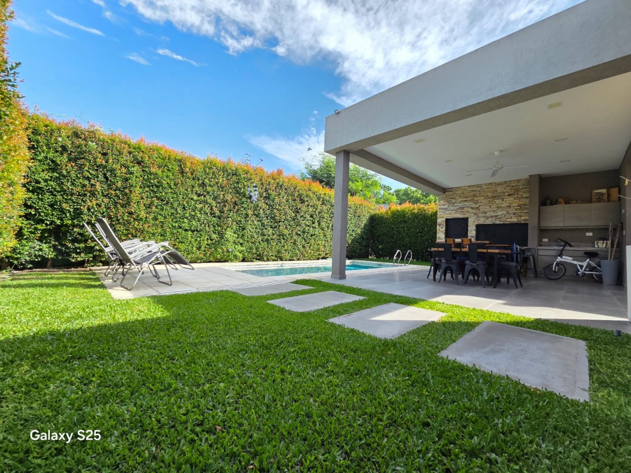 VENTA CASA TRES AMBIENTES PILETA BARRIO CERRADO MAGNA MODERNA