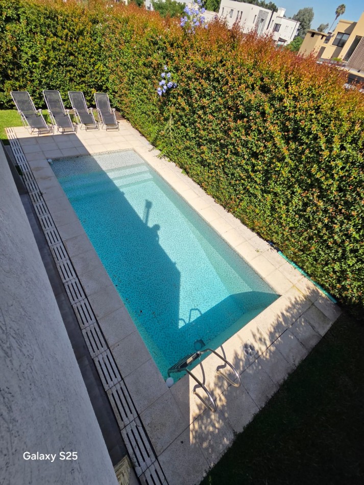 VENTA CASA TRES AMBIENTES PILETA BARRIO CERRADO MAGNA MODERNA