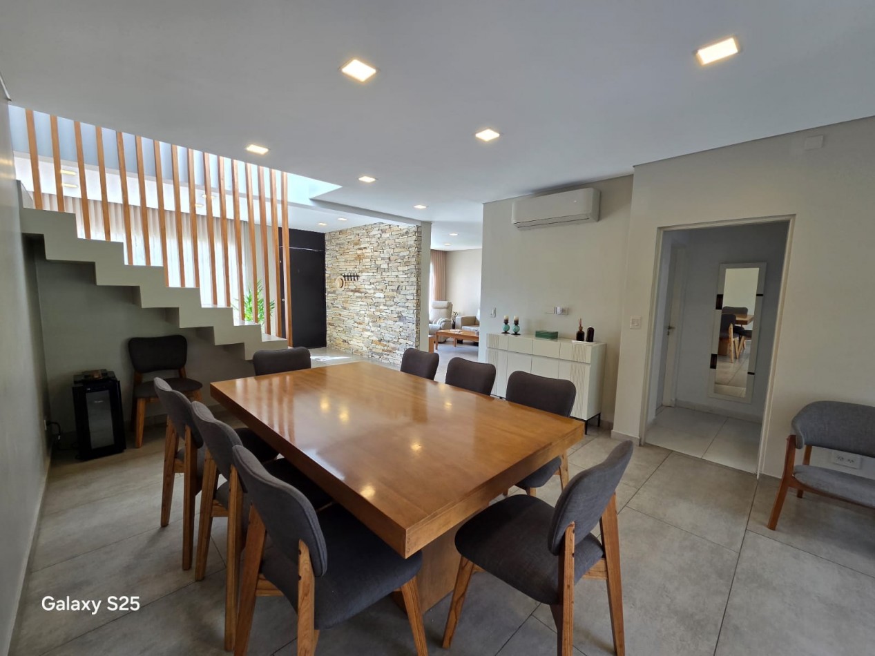 VENTA CASA TRES AMBIENTES PILETA BARRIO CERRADO MAGNA MODERNA