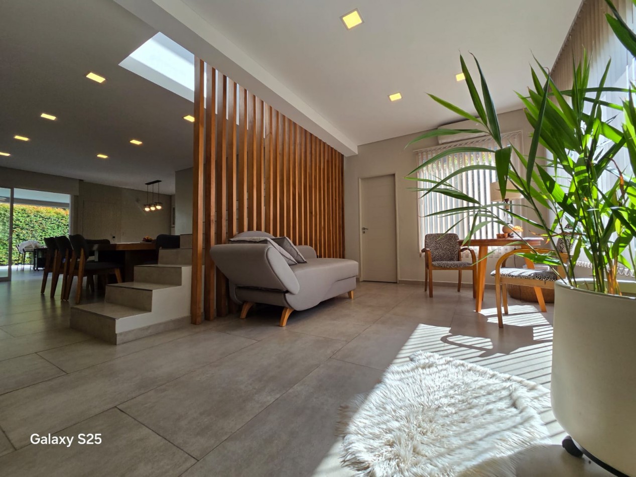 VENTA CASA TRES AMBIENTES PILETA BARRIO CERRADO MAGNA MODERNA