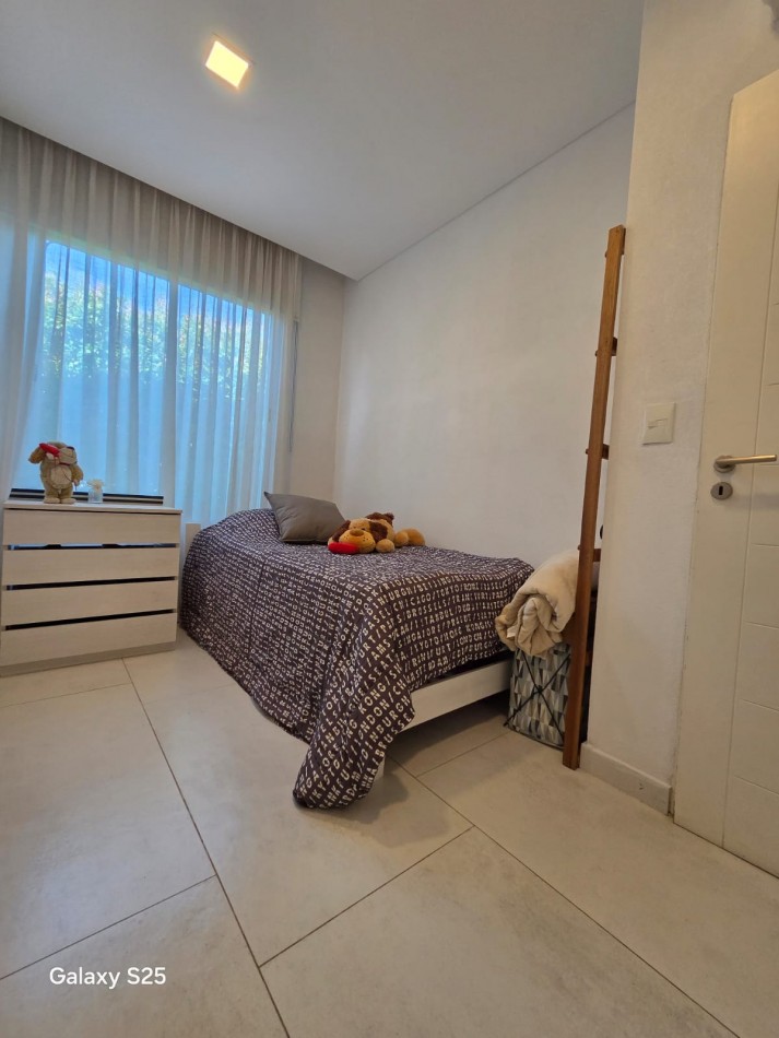 VENTA CASA TRES AMBIENTES PILETA BARRIO CERRADO MAGNA MODERNA