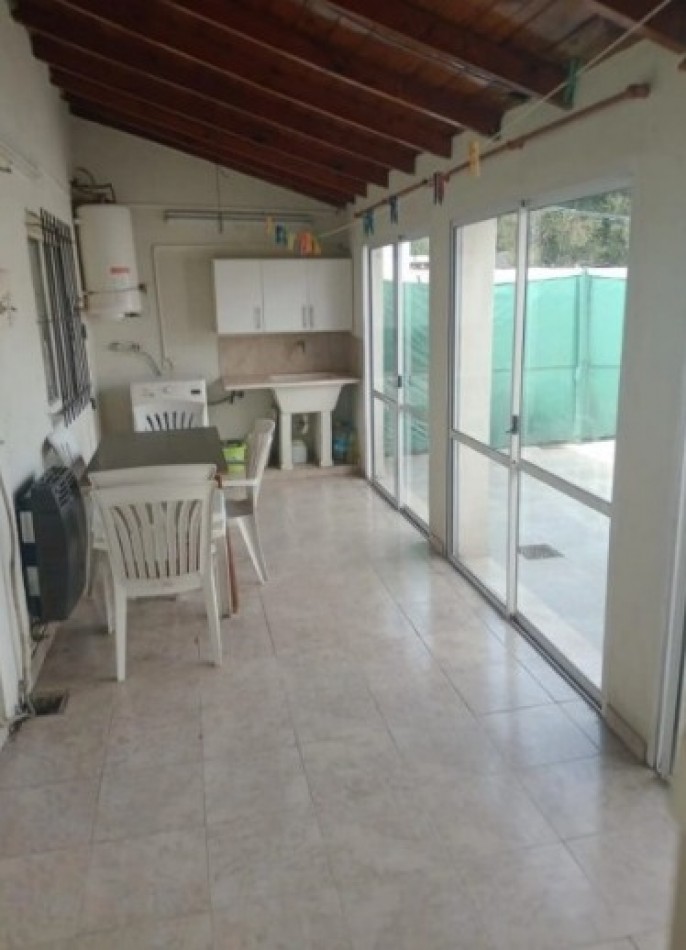 ALQUILER CASA TRES AMBIENTES PATIO VILLA DE MAYO