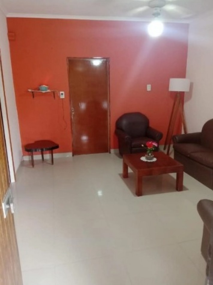 ALQUILER CASA TRES AMBIENTES PATIO VILLA DE MAYO