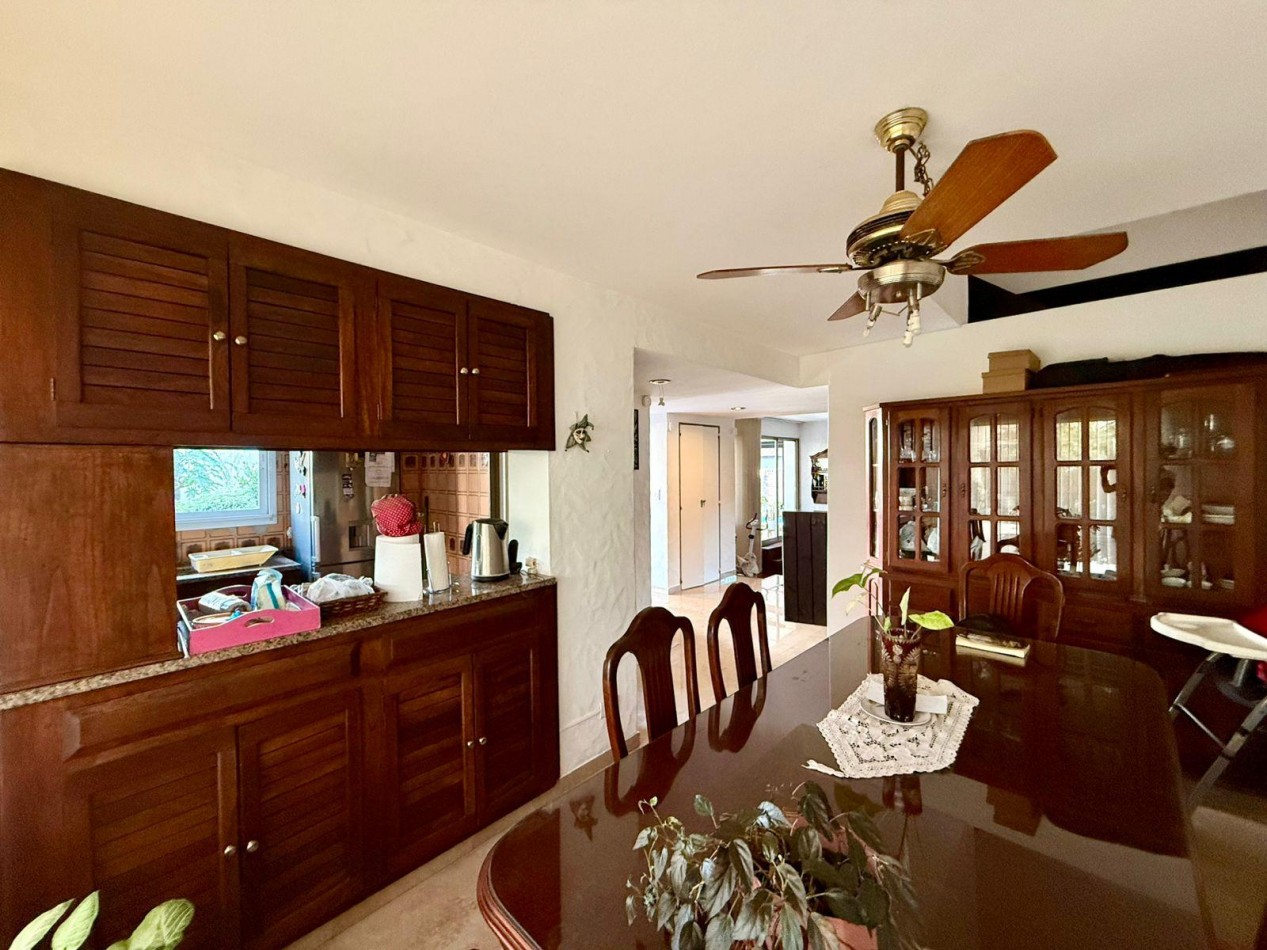 VENTA CASA CINCO AMBIENTES PILETA PARQUE COUNTRY BARRIO SAN MIGUEL DE GHISO