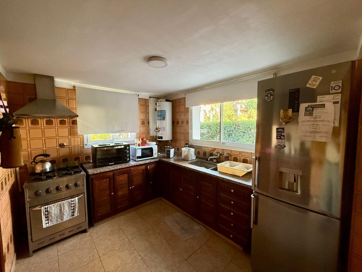 VENTA CASA CINCO AMBIENTES PILETA PARQUE COUNTRY BARRIO SAN MIGUEL DE GHISO