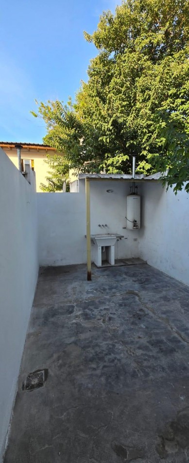 ALQUILER DUPLEX TRES AMBIENTES COCHERA PATIO SAN MIGUEL