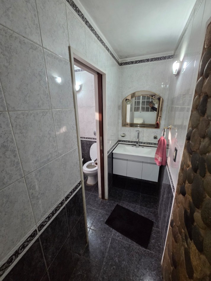 VENTA CASA CUATRO AMBIENTES PILETA COCHERA PARQUE QUINCHO VILLA DE MAYO