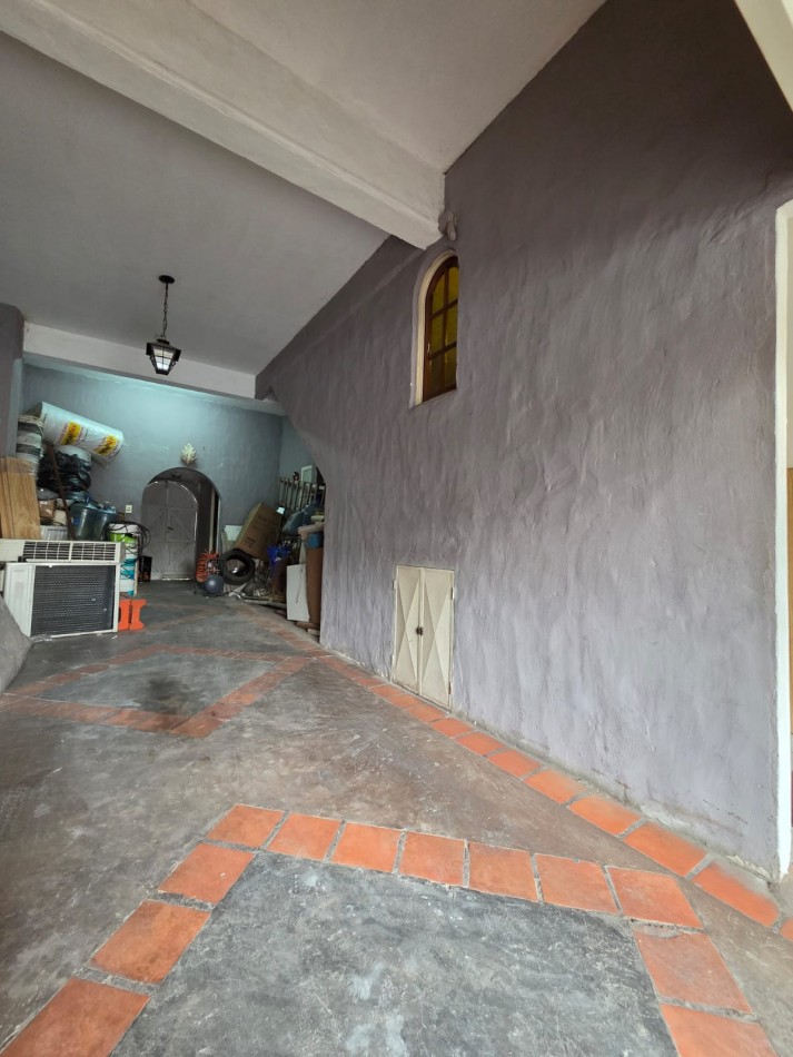 VENTA CASA CUATRO AMBIENTES PILETA COCHERA PARQUE QUINCHO VILLA DE MAYO