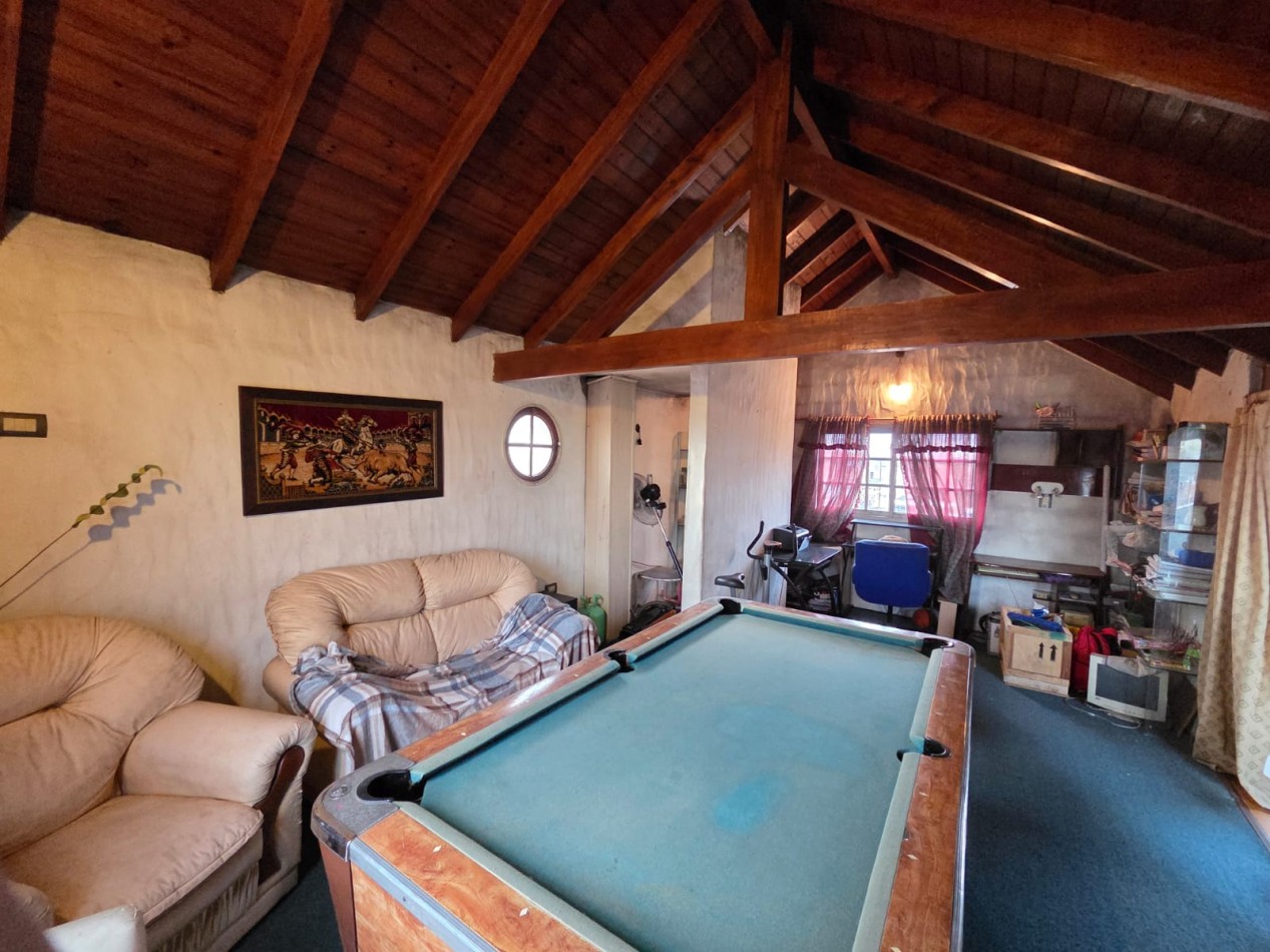 VENTA CASA CUATRO AMBIENTES PILETA COCHERA PARQUE QUINCHO VILLA DE MAYO