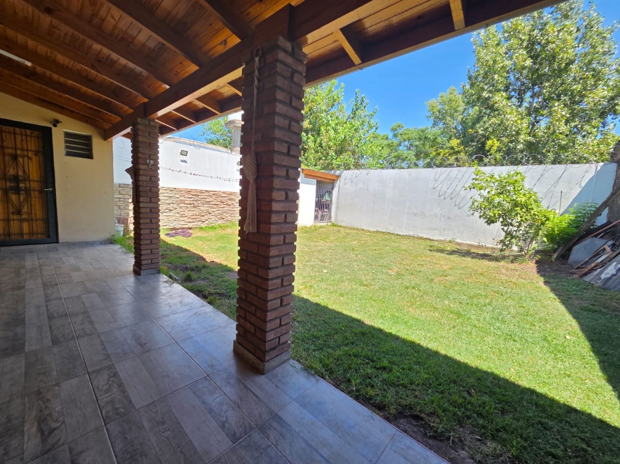 ALQUILER CASA TRES AMBIENTES CON COCHERA Y PARQUE SAN MIGUEL