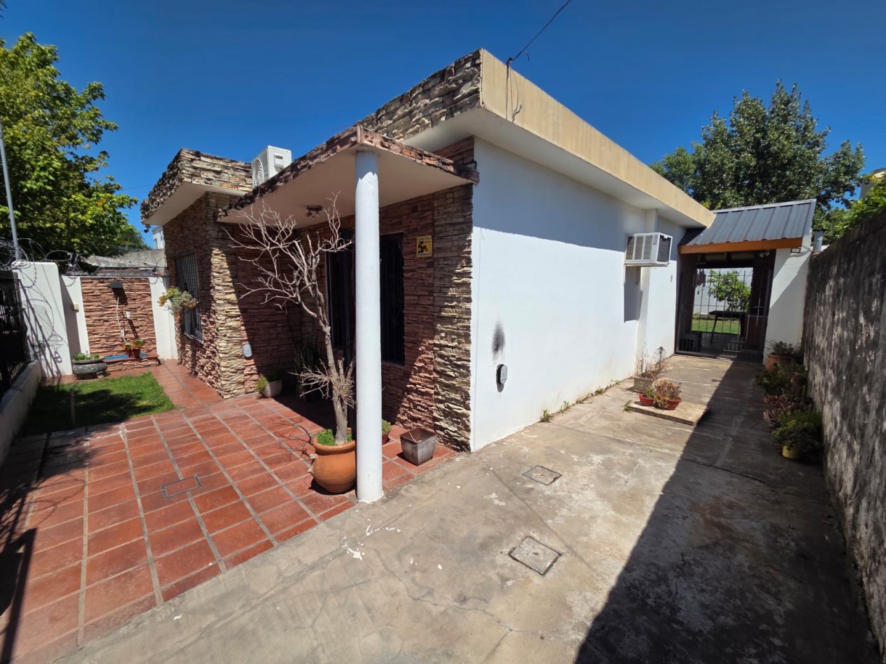 ALQUILER CASA TRES AMBIENTES CON COCHERA Y PARQUE SAN MIGUEL