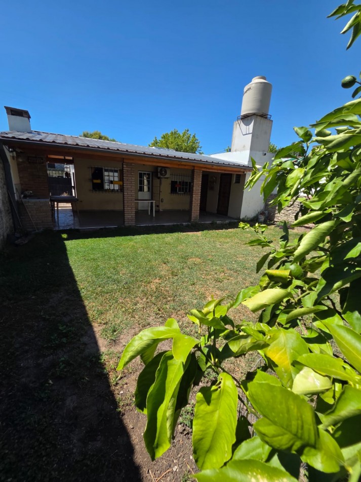 ALQUILER CASA TRES AMBIENTES CON COCHERA Y PARQUE SAN MIGUEL