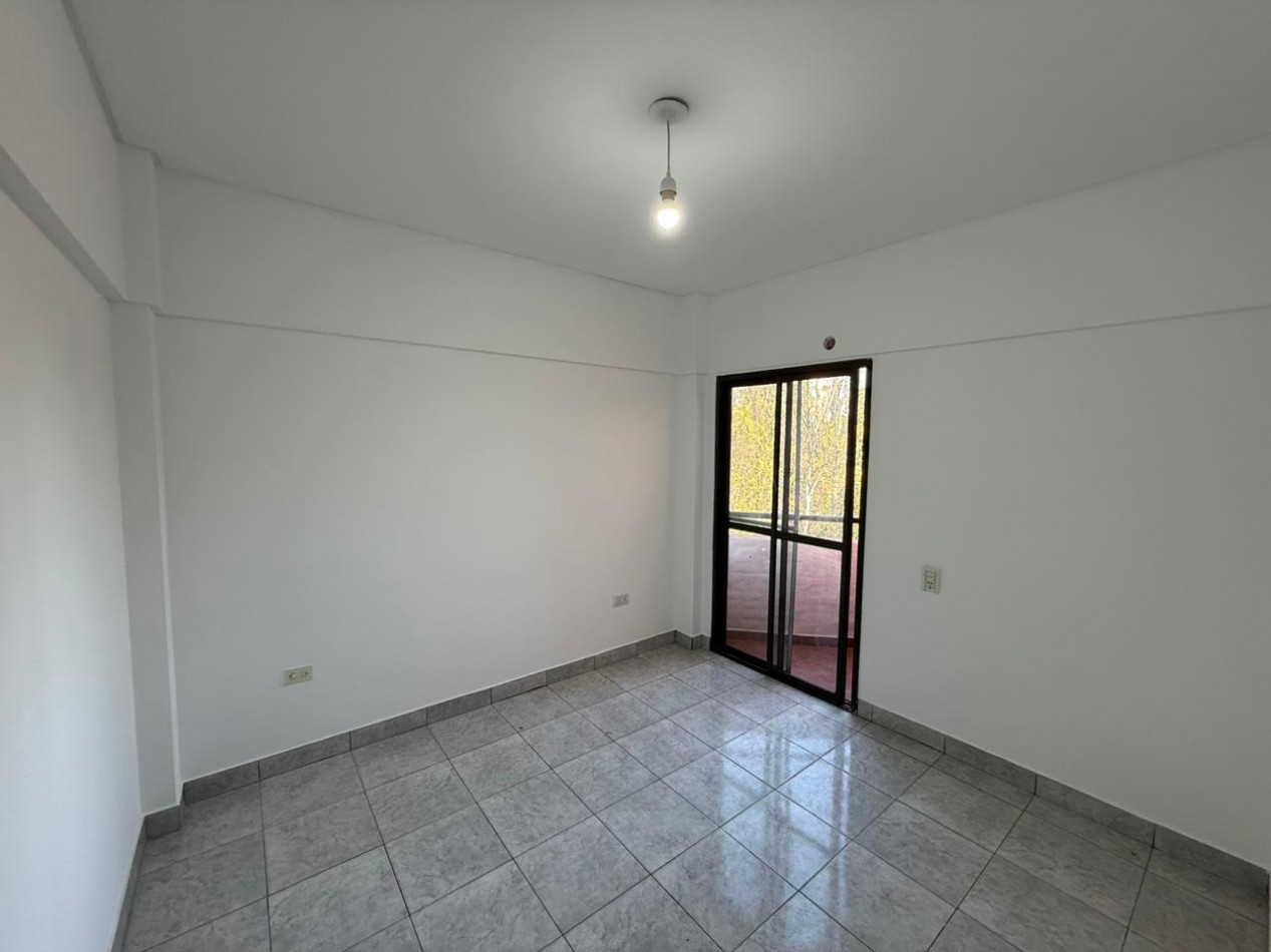 VENTA TRES AMBIENTES CON BALCON SAN MIGUEL CENTRO