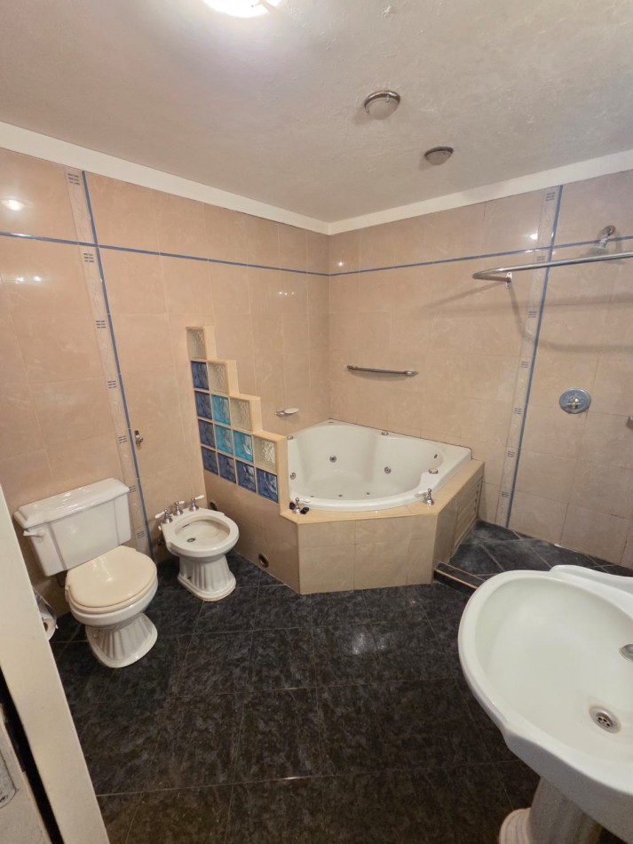 ALQUILER TRES AMBIENTES PARQUE COCHERA SAN MIGUEL CENTRO