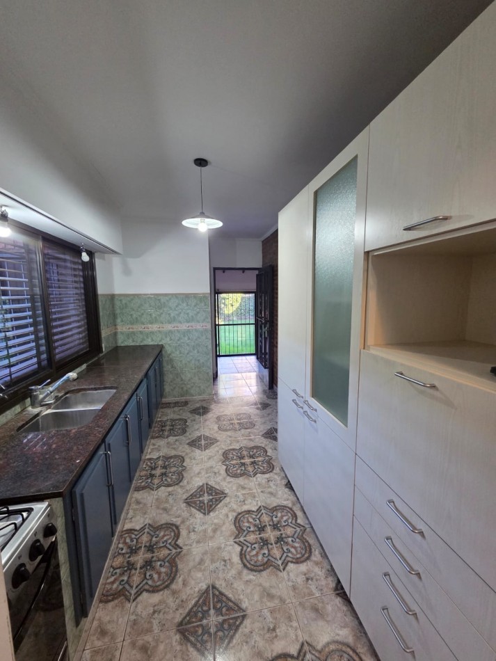 ALQUILER TRES AMBIENTES PARQUE COCHERA SAN MIGUEL CENTRO