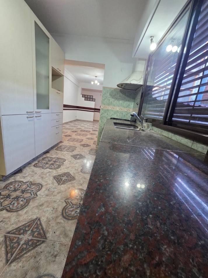 ALQUILER TRES AMBIENTES PARQUE COCHERA SAN MIGUEL CENTRO