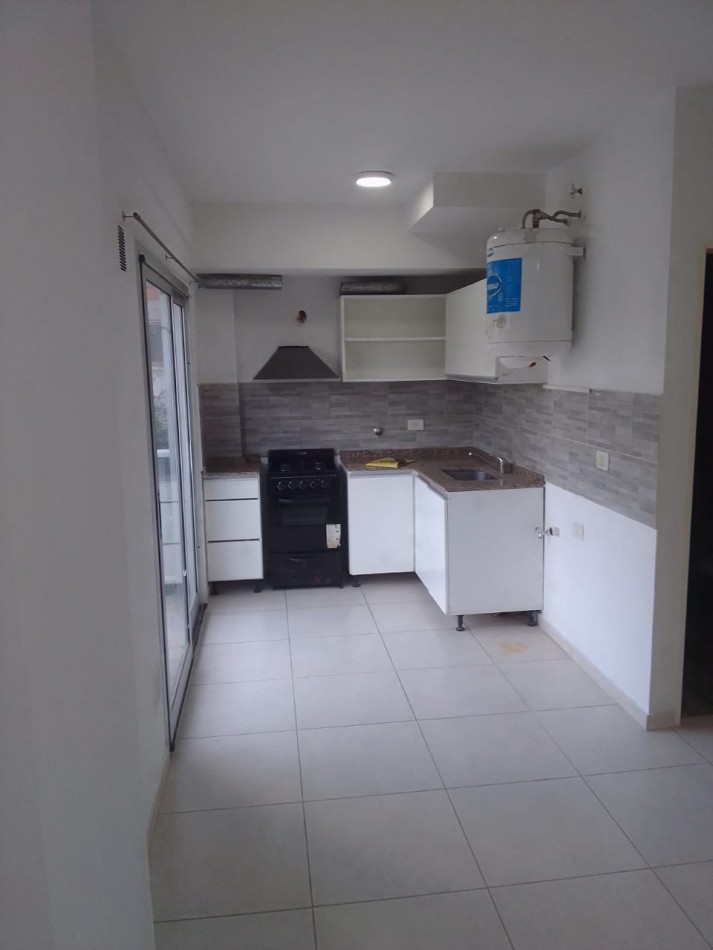 ALQUILER MONOAMBIENTE CON DOBLE BALCON SAN MIGUEL CENTRO 