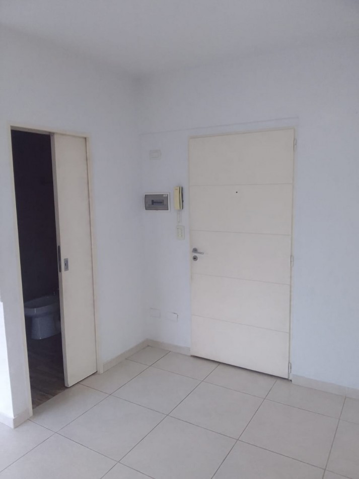 ALQUILER MONOAMBIENTE CON DOBLE BALCON SAN MIGUEL CENTRO 
