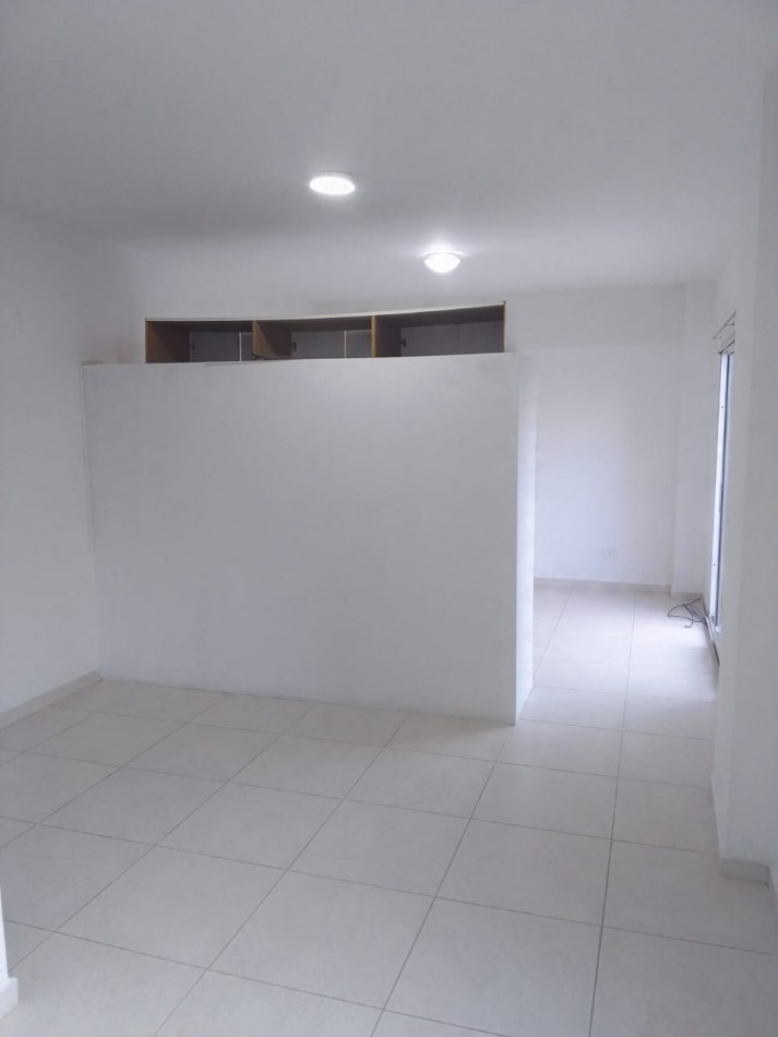 ALQUILER MONOAMBIENTE CON DOBLE BALCON SAN MIGUEL CENTRO 
