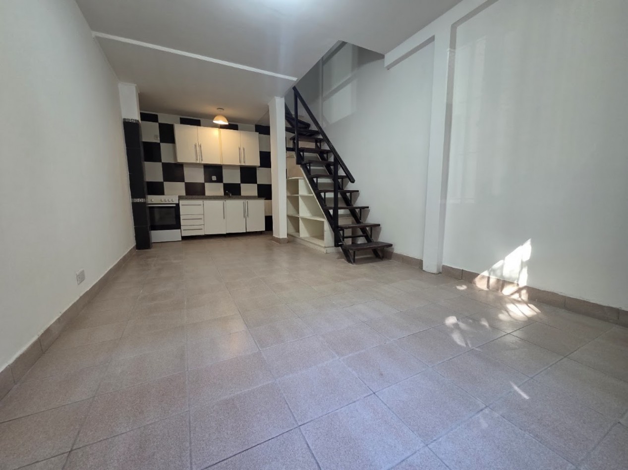 VENTA APTO CREDITO DUPLEX DOS AMBIENTES SAN MIGUEL CENTRO