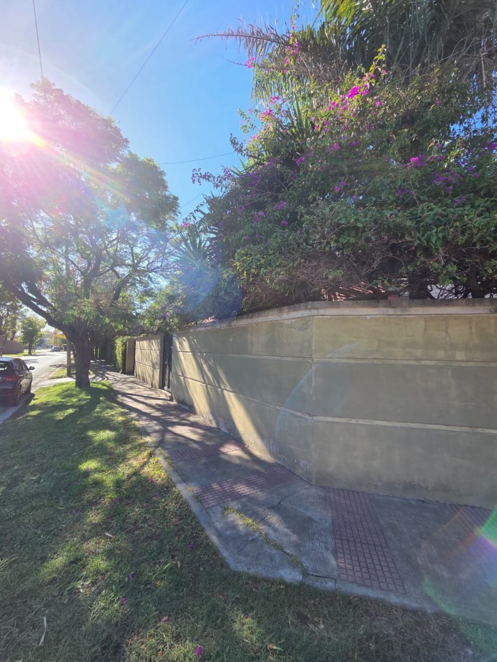 VENTA APTO CREDITO CASA CINCO AMBIENTES COCHERA PATIO SAN MIGUEL BARRIO EL TATO
