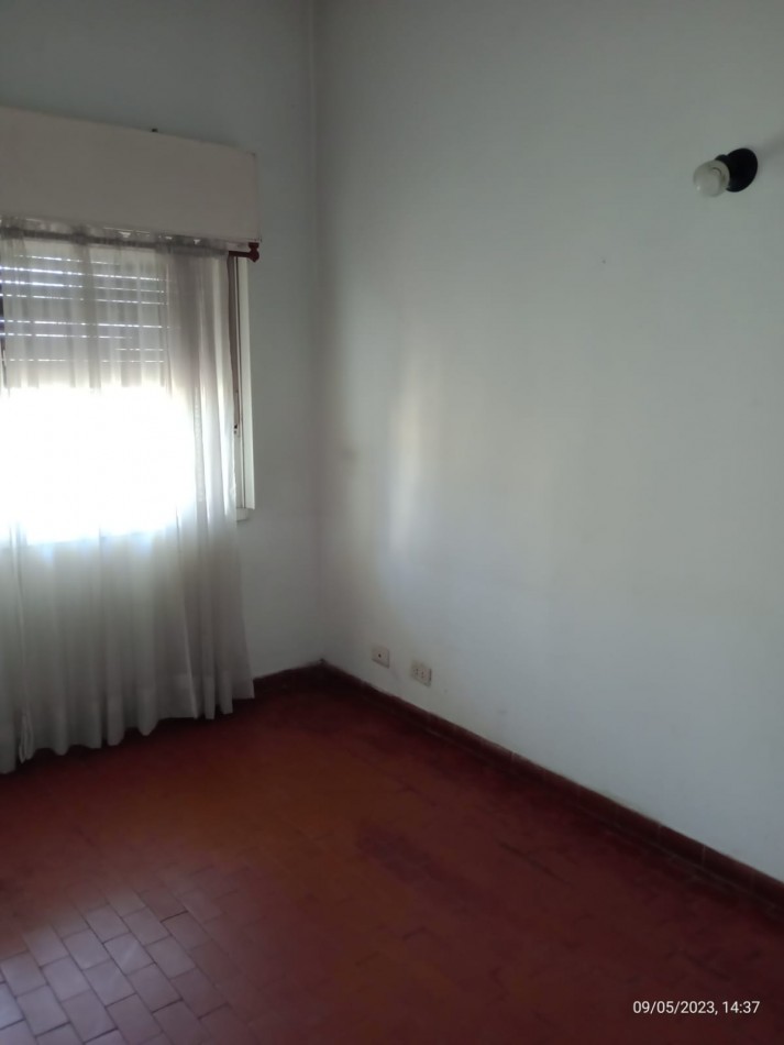 ALQUILER CASA CUATRO AMBIENTES CON PARQUE COCHERA PILETA LOS POLVORINES