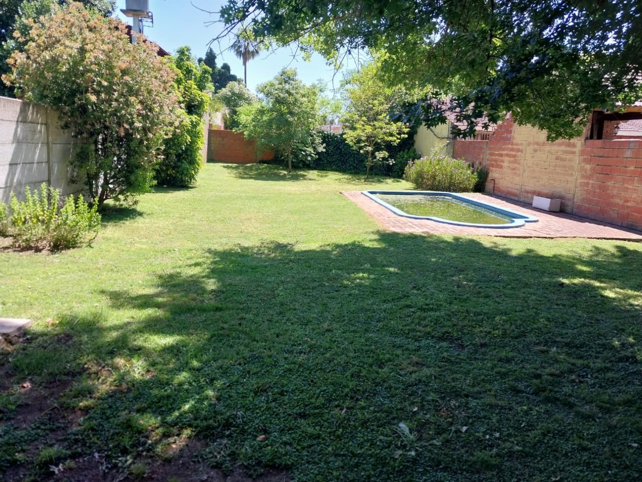 ALQUILER CASA CUATRO AMBIENTES CON PARQUE COCHERA PILETA LOS POLVORINES