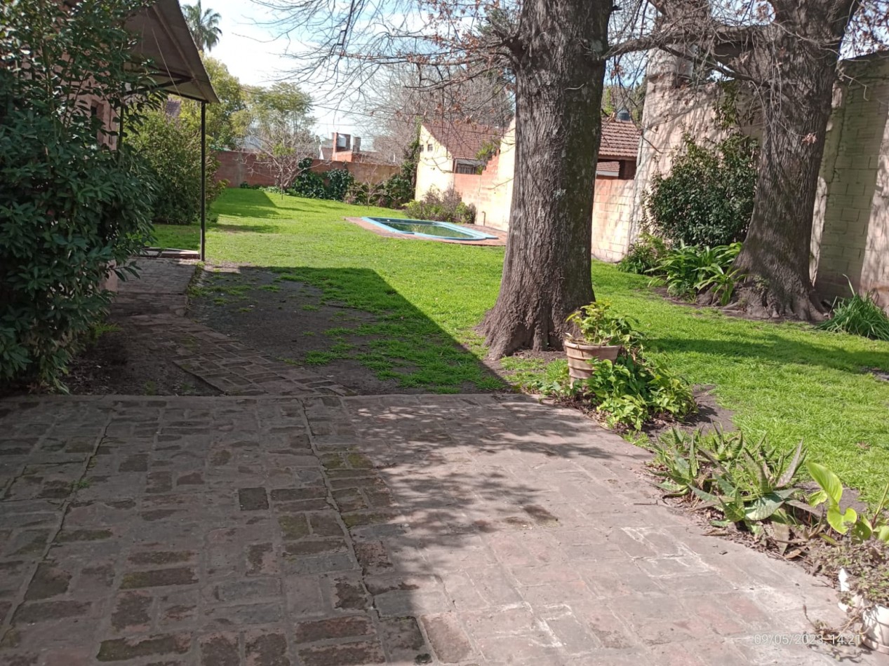 ALQUILER CASA CUATRO AMBIENTES CON PARQUE COCHERA PILETA LOS POLVORINES